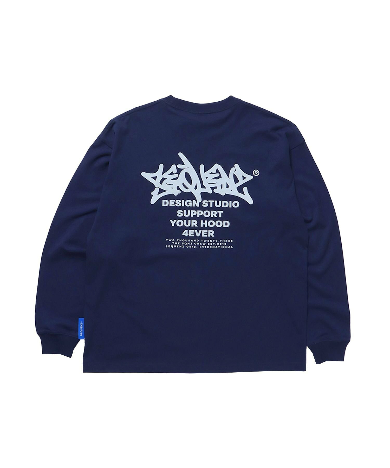 【SEQUENZ】 HAPPY HOUR L/S TEE / バックプリント ワンポイント クルーネック ロンT 長袖 ワイドシルエット ブランドロゴ